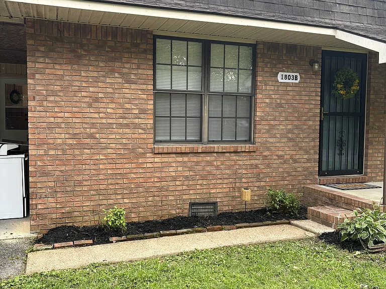1803 Thomas Ln #B — Photo 14