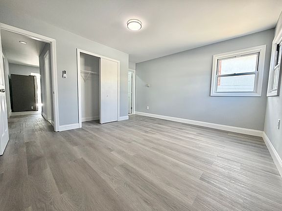 4th image of 1061 Arden Ave #1