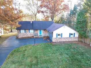 2641 Huckleberry Ln, Port Huron, MI 48060