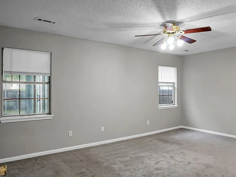117 Saint Awdry St — Photo 17