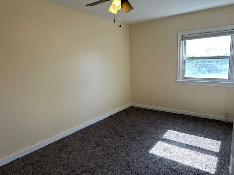 2437 Mercer St — Photo 11