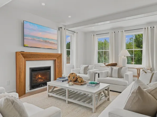 5 Goldenrod Ct, Nantucket, MA 02554