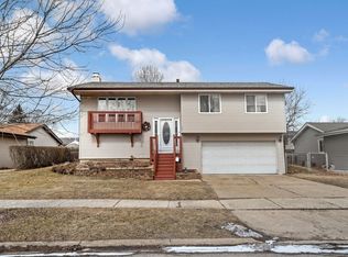 1282 Appletree Ln, Aurora, IL 60506