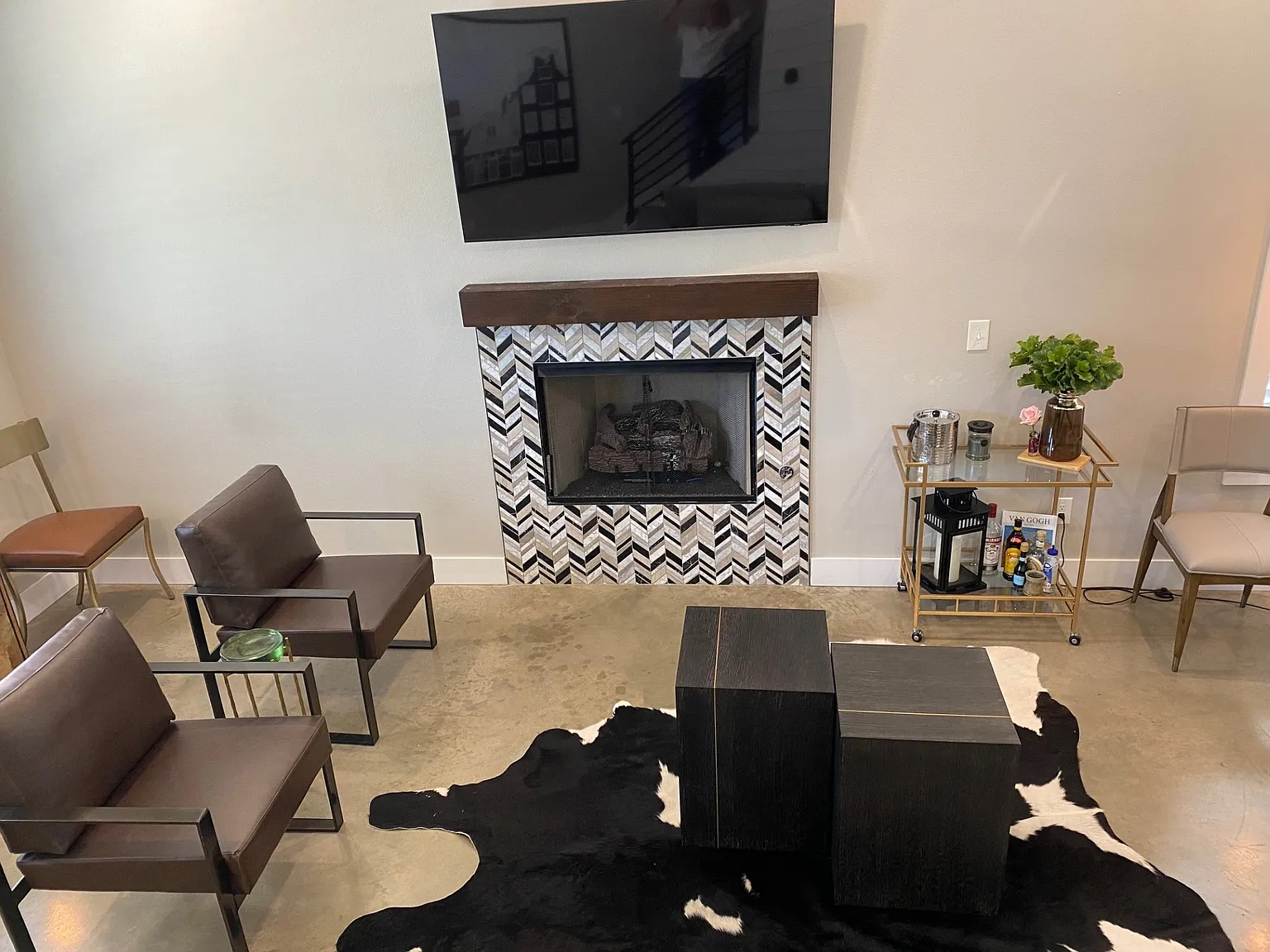 2 bed, 1280 sqft, $1,900 — Photo 4
