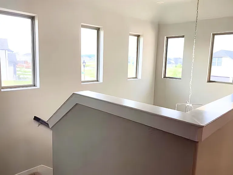 411 Bertney Dr — Photo 15