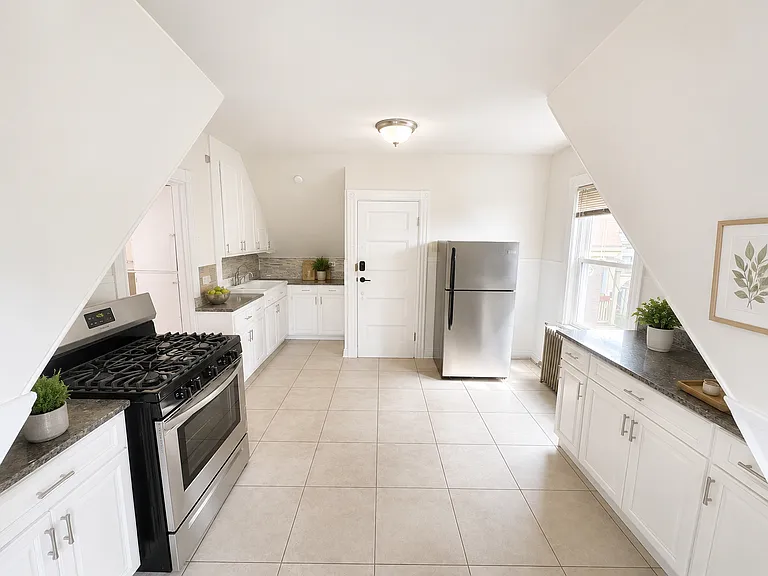 7 Oakview Ter #3 — Photo 2