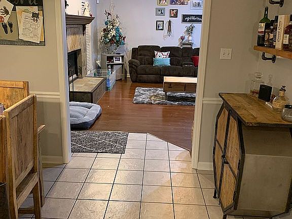 5th image of 20 Weatherwood Ln