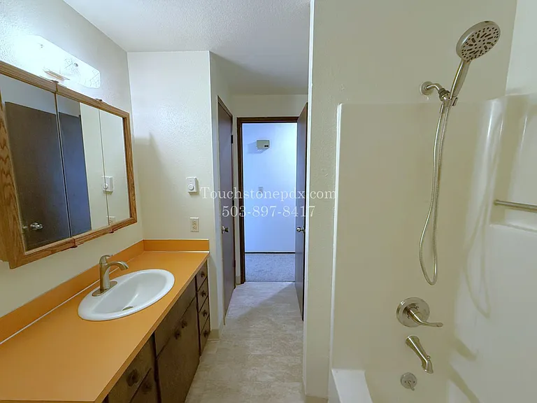 1106 Jefferson St — Photo 20