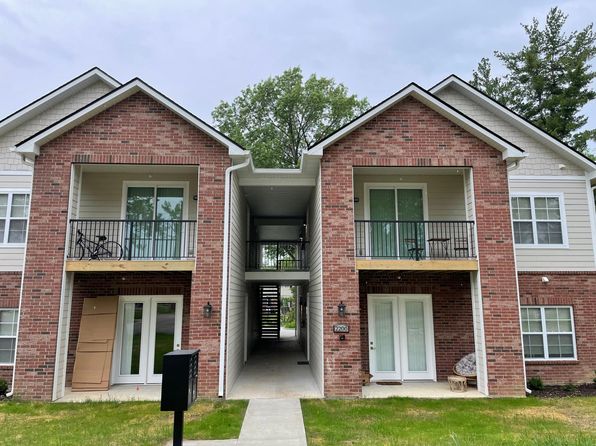 2200 Rollins Rd #102