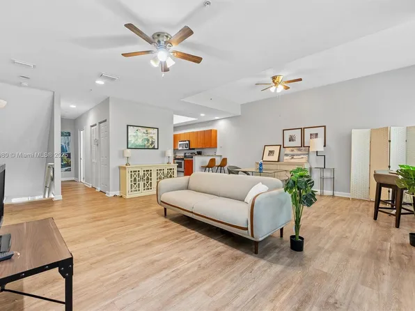 2344 Vintage Dr, Lighthouse Pt, FL 33064