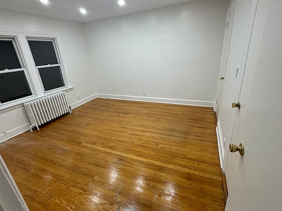 5th image of 48 S Devoe Ave Floor 2