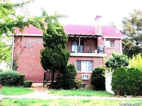 260-04 86th Avenue, Floral Park, NY 11001