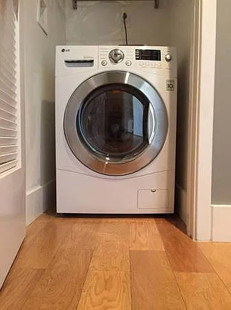 566 S Van Ness Ave #21 — Photo 9
