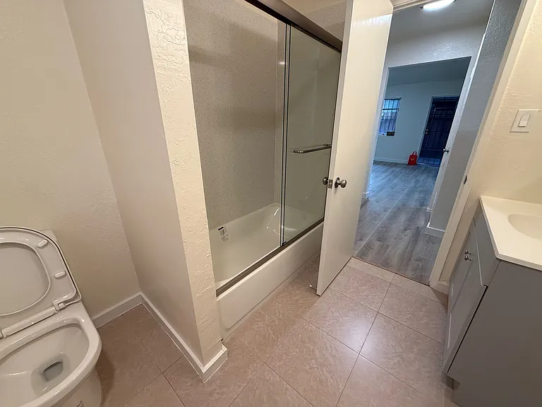 136 Catron Dr #C — Photo 6