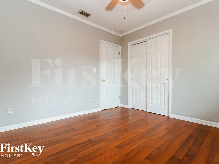 3113 Union St N — Photo 15
