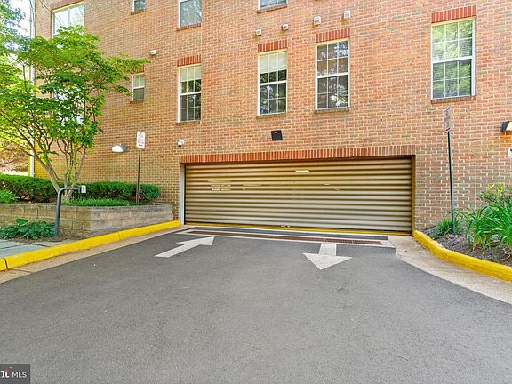 4th image of 6990 Falls Reach Dr APT 408