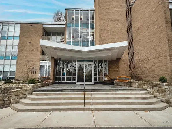 5100 5th Ave APT 415, Pittsburgh, PA 15232