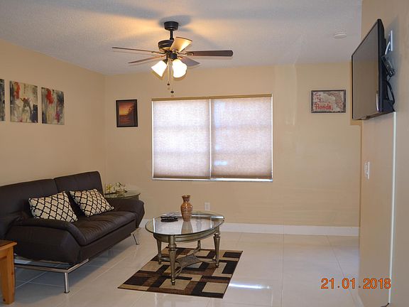 2nd image of 838 Cape Coral Pkwy W APT B