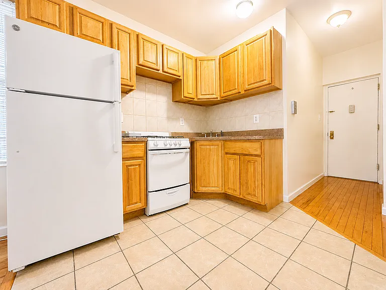 3924 Broadway #A3 — Photo 6