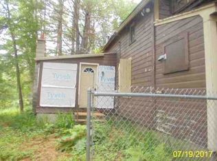 2 Thomas Rd, Huntington, MA 01050