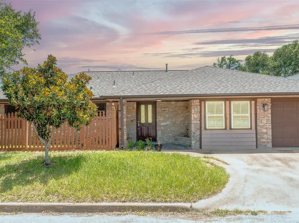 803 Sealy St, Galveston, TX 77550