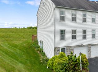 1060 Hearthridge Ln, York, PA