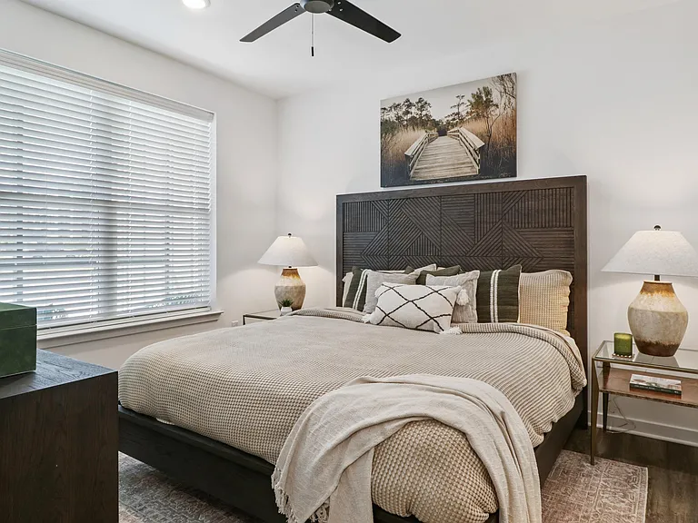 The Liliana Apartment Homes — Photo 36