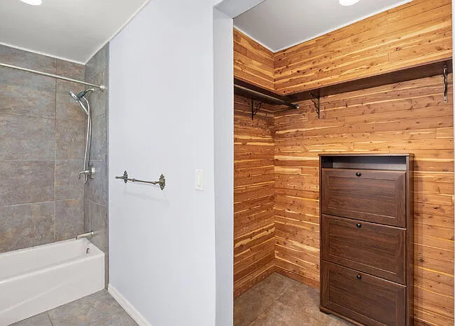 3 bed, 2.0 bath, 1638 sqft, $2,900 — Photo 4