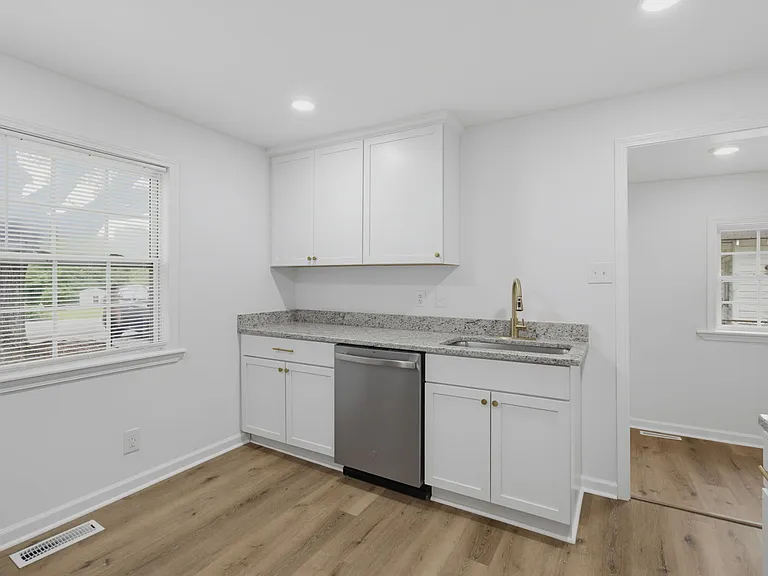 931 Marlboro St — Photo 14