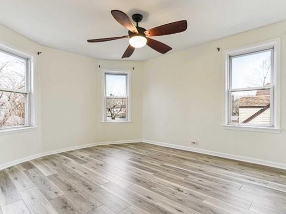 3rd image of 103 Poplar St