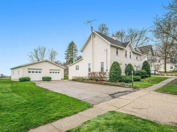 96 E Waterloo St NW, Casnovia, MI 49318