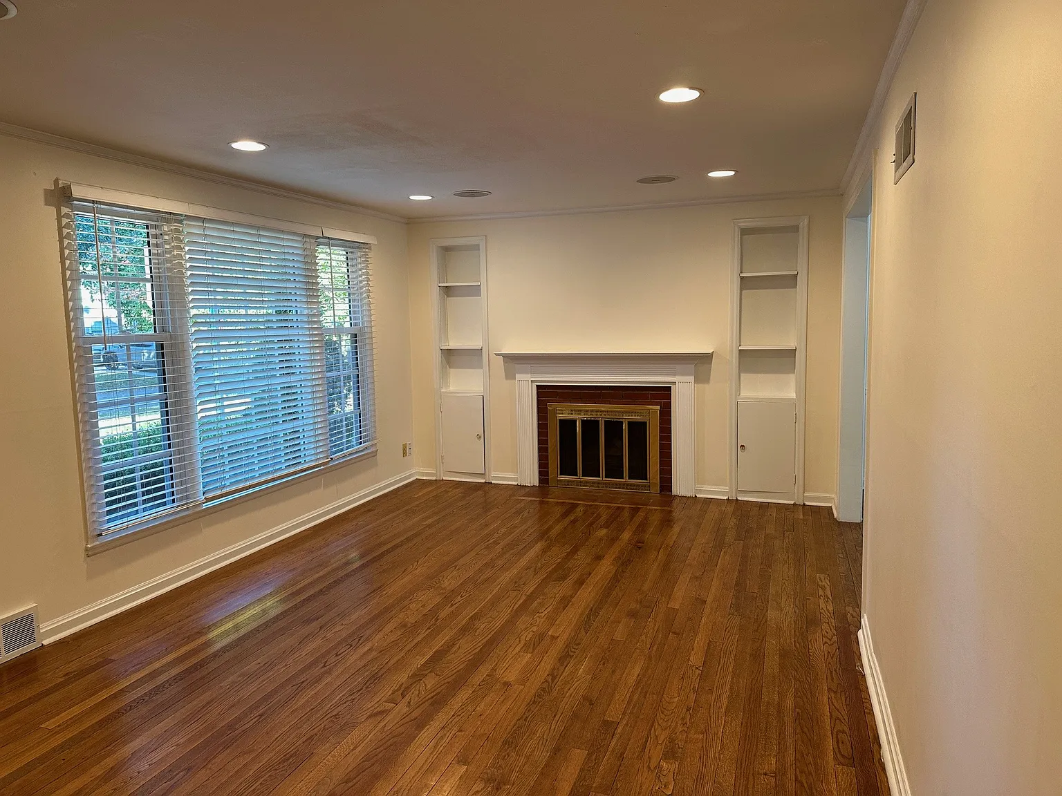 4514 W 74th Terrace — Photo 3