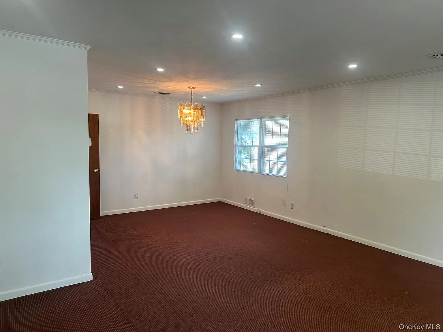 3 bed, 2.0 bath, 1374 sqft, $3,600 — Photo 2