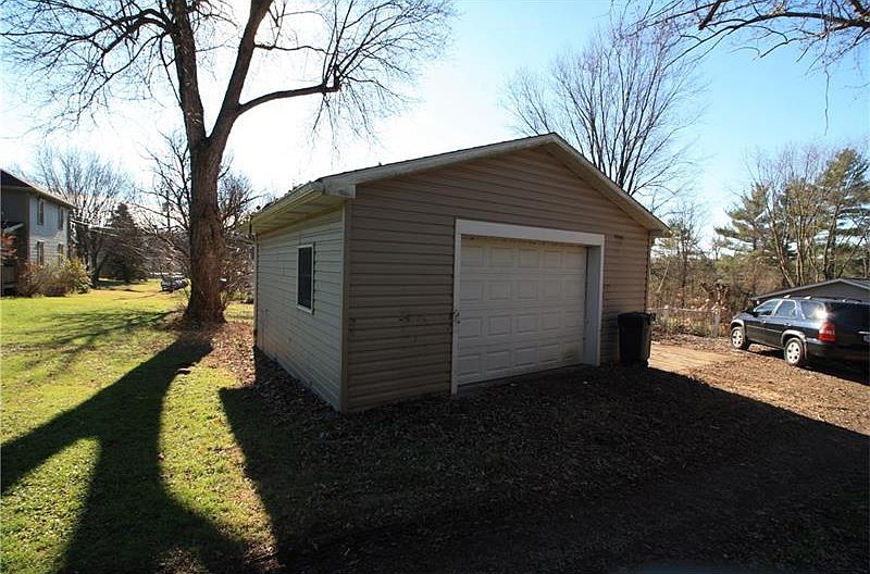 2nd image of 1945 Brinkerton Rd