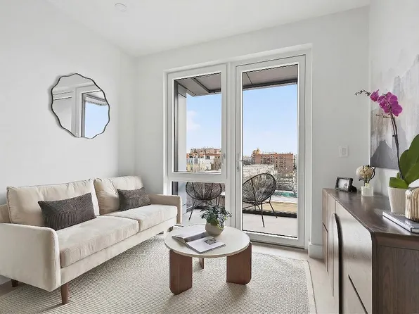 28-08 21st St #4D, Astoria, NY 11102