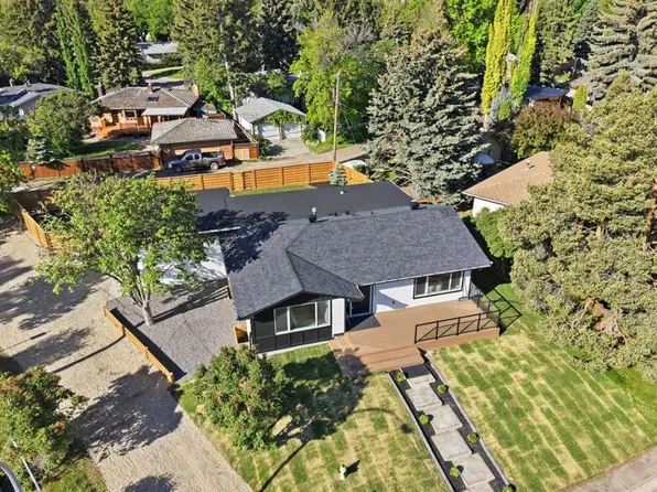 1303 NE 87th Ave SW, Calgary, AB T2V 0W2