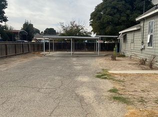 631 S Camelia Ave, Farmersville, CA 93223