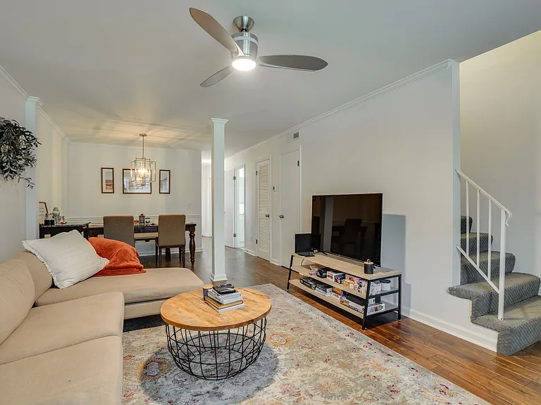 114 Brattlesboro Dr — Photo 9