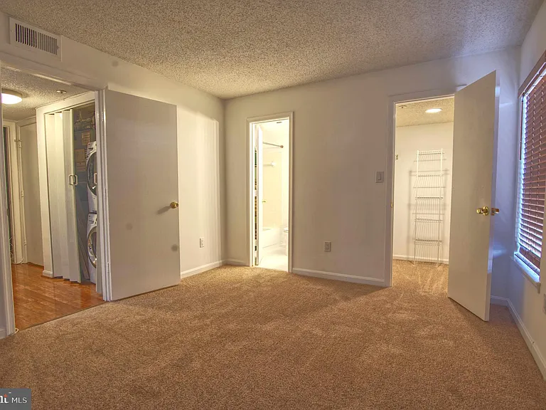 1007 Fallcrest Ct #4-104 — Photo 11