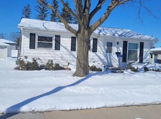 1113 S Westfield St, Oshkosh, WI 54902