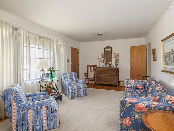 4th image of 1422 Planters Ct