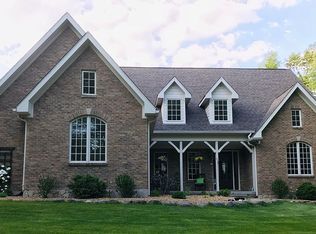 689 Indian Lake Rd, Oxford, MI 48371