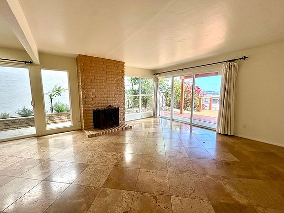 4th image of 2461 Geranium St