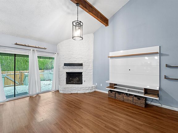 3rd image of 500 Hesters Crossing Rd APT 209
