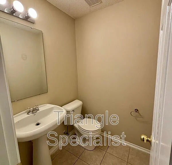 7 Thorton Ct — Photo 9