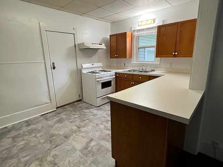 420 Sand Ridge Rd — Photo 5