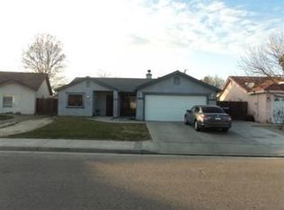 1132 Summer Field Dr, Hanford, CA 93230