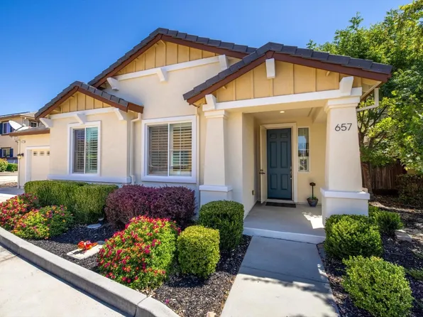 657 Del Mar Circle, Vacaville, CA 95688