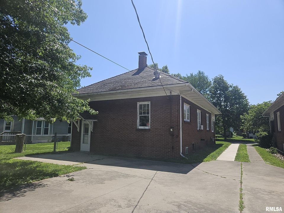 2nd image of 717 N McLean St