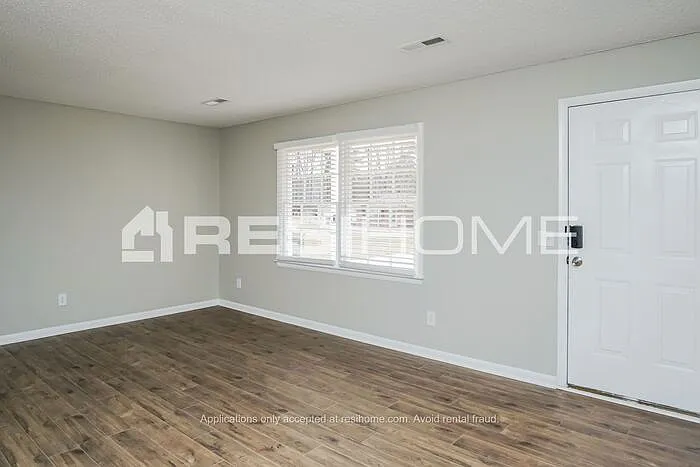 126 Greenwood Cir — Photo 4